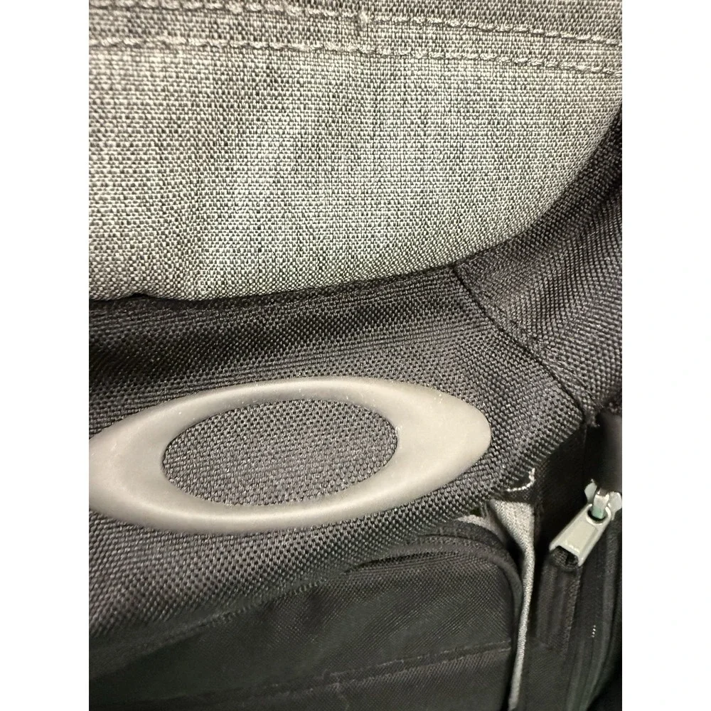 Oakley RN 96548 CA 35460 backpack Kitchen Sink Backpack 34L Capacity Gray Travel